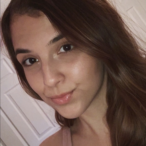 Meet your Posher, Felicia - Picture 1 of 1